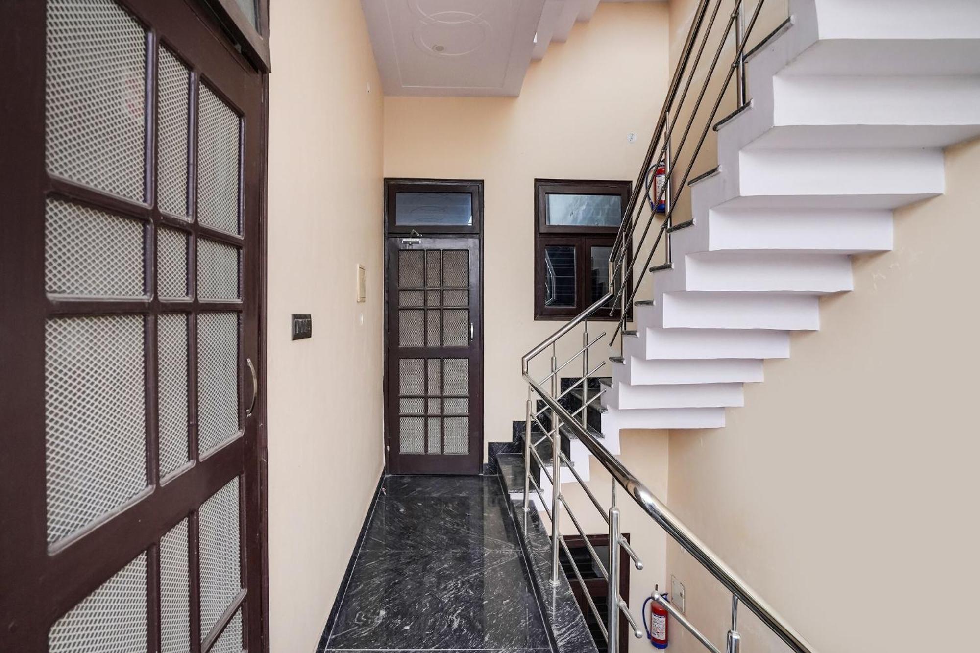 Hotel O Ayurma Inn Chinhat Ngoại thất bức ảnh